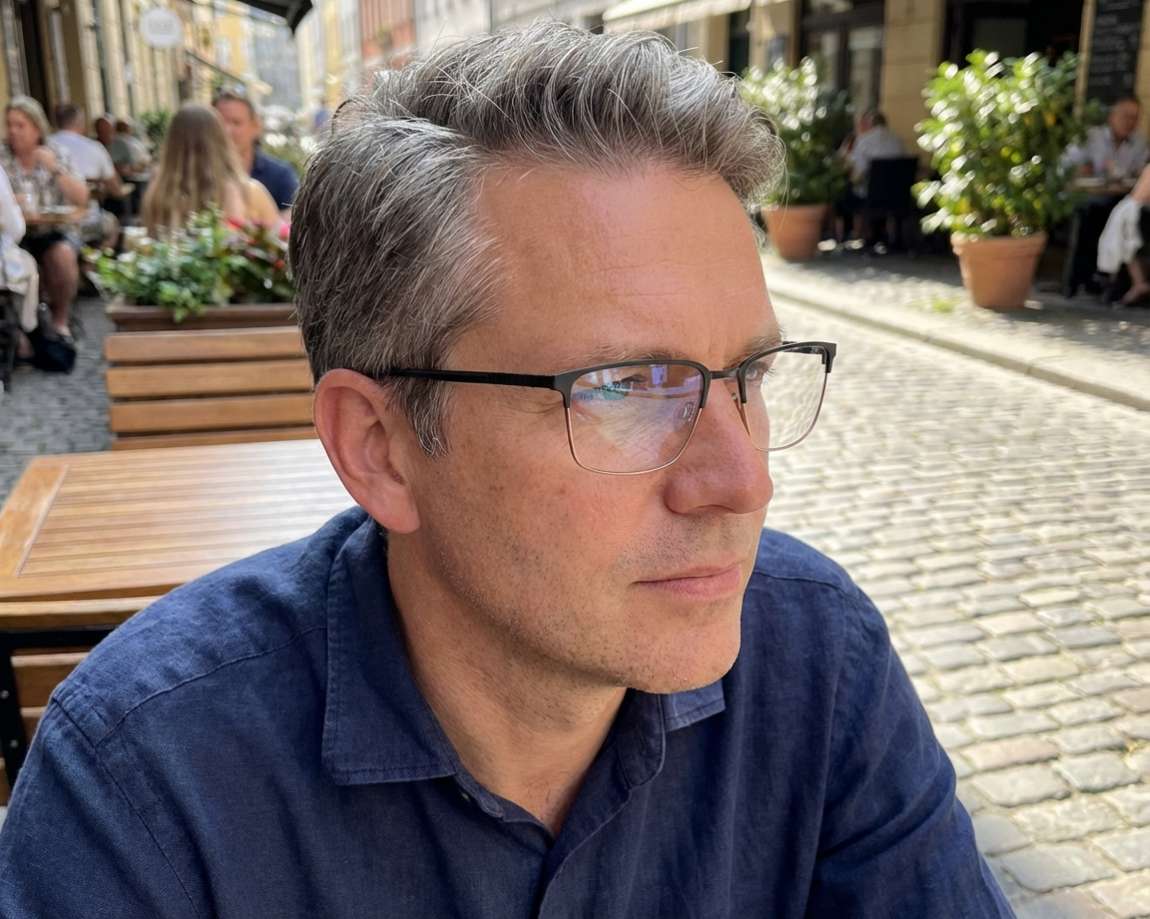 Flexon E1128 002 54-19 Black Gold vue 360 degr&eacute;s 8